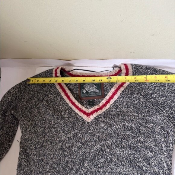 Roots Canada Cotton Cabin V Neck Knit Sweater Cozy Chucky Neutral Gray Red Tan S - Picture 13 of 15